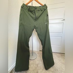 MENS FREAKIN SNOW CHINO PANTS - GREEN